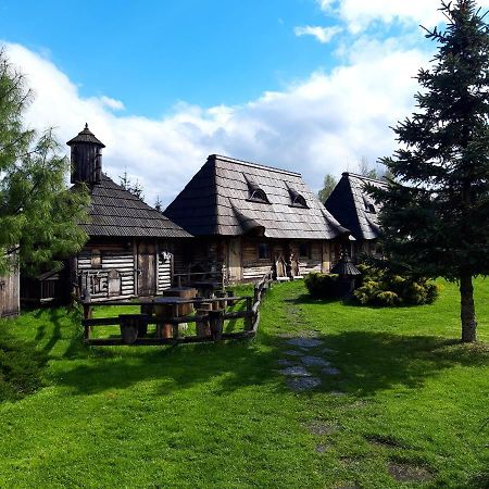Grod Pedzikow Hotel Chęciny Екстериор снимка