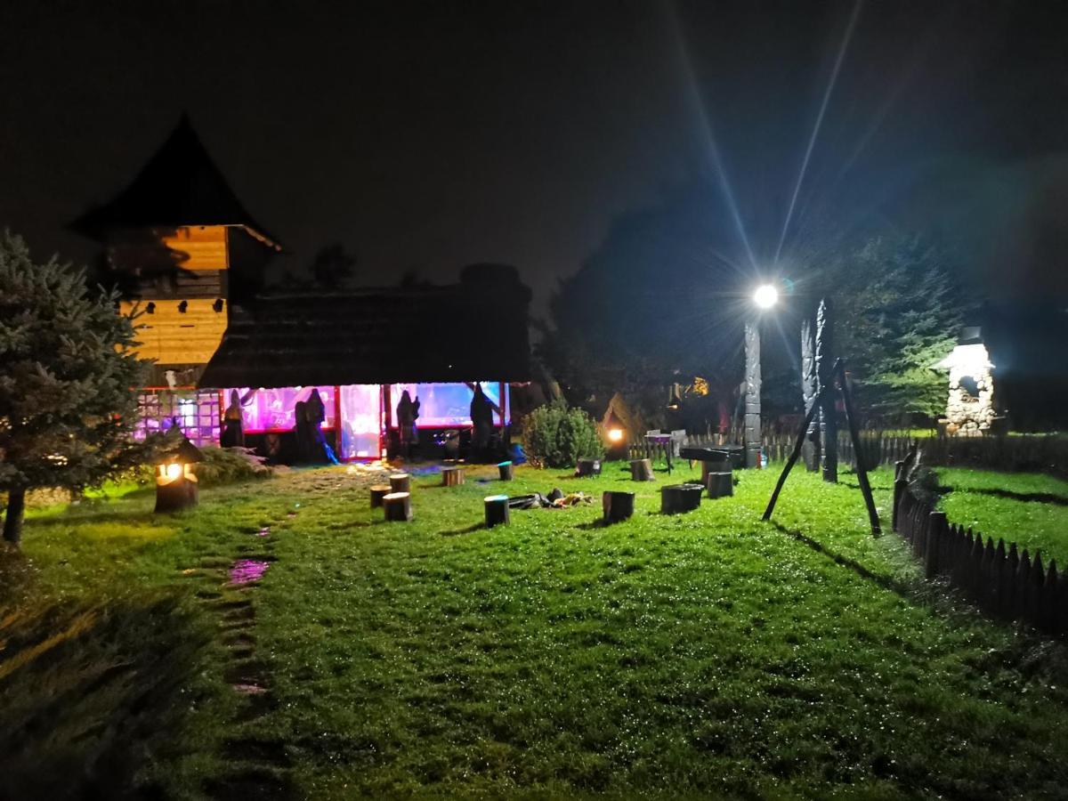 Grod Pedzikow Hotel Chęciny Екстериор снимка